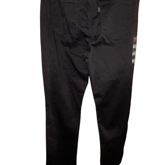 NWT Levi’s women’s classic straight leg mid rise - Picture 2 of 8